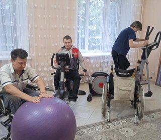 Занятия лечебной физкультурой