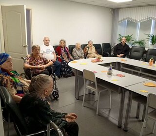 Музыкальная терапия - Караоке-клуб для пожилых людей