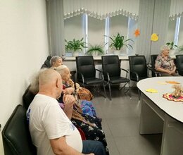 Музыкальная терапия - Караоке-клуб для пожилых людей