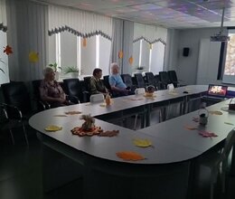 Музыкальная терапия - Караоке-клуб для пожилых людей