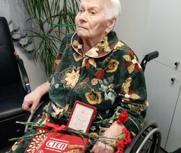 Вручение юбилейных медалей «80 лет Победы» труженикам тыла