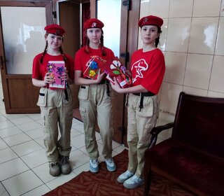 С праздником весны Вас милые дамы!