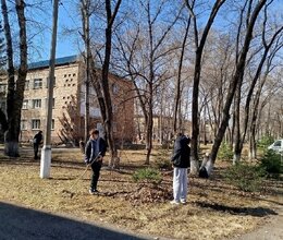 Уборка территории в учреждении