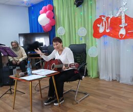 С праздником весны!