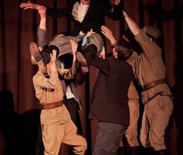 Военный спектакль 