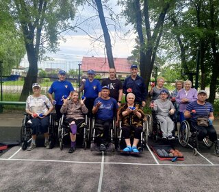 Игра в БОЧЧЕ на природе