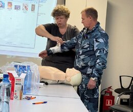 Обучение оказанию первой помощи пострадавшим 