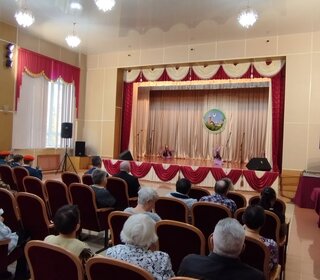 С Днем пожилого человека