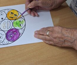 Групповая арт-терапия «Эмоция возраста»