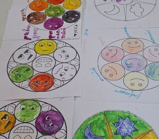 Групповая арт-терапия «Эмоция возраста»