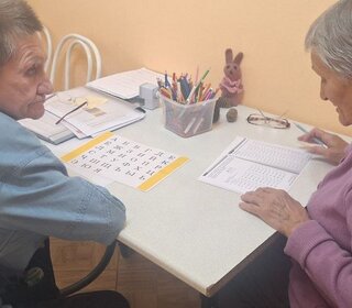 Индивидуальная работа по программе «Тренируй свой мозг» для пожилых людей 