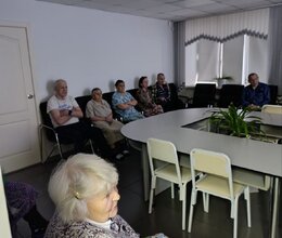 Смотрим вместе: Одно из любимых увлечений наших жителей!