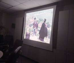 Смотрим вместе: Одно из любимых увлечений наших жителей!