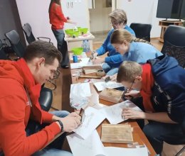 Волонтеры команды РУСАЛ поздравили жителей с наступающим новым годом!