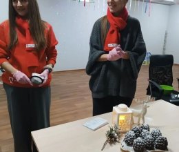 Волонтеры команды РУСАЛ поздравили жителей с наступающим новым годом!