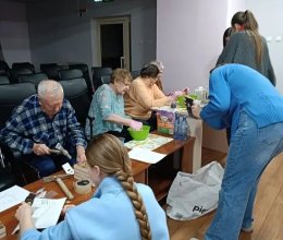 Волонтеры команды РУСАЛ поздравили жителей с наступающим новым годом!