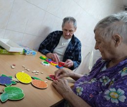 Когнитивные задания — это ежедневная работа с людьми пожилого возраста