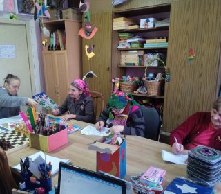 Веселая и вдохновляющая атмосфера в кабинете творчества