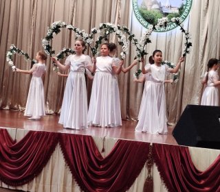 С праздником весны!