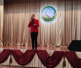 С праздником весны!