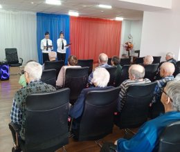 На сцене молодость!