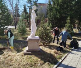 Прекрасная весенняя погода вдохновила нас на трудовые дела!