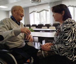 Поздравления и подарки для дорогих ветеранов!
