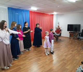 «Россия — священная наша держава, Россия — любимая наша страна»