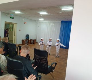Летние дни проводим весело с творческими детьми!