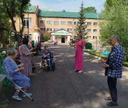 Прогулки на свежем воздухе — забота и здоровье наших ветеранов