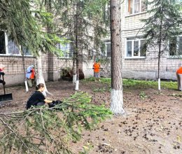 Объединены одним делом-труд и дружба! 