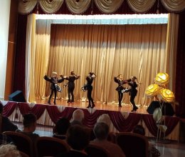 Осенний праздник для жителей: День пожилого человека от творческого коллектива