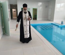 Освящение 3-го корпуса Абаканского пансионата ветеранов настоятелем Владимирского храма, отцом Георгием